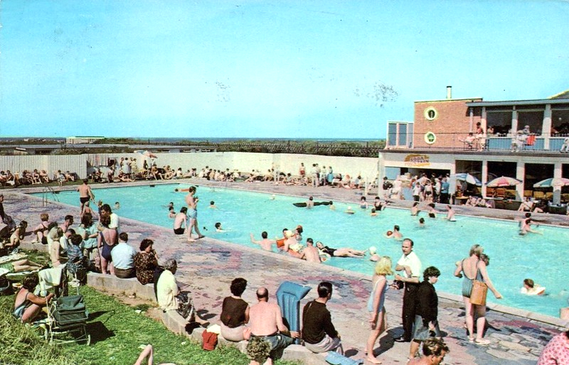 1970s postcard of Caister Holiday Camp showing the swimming pool