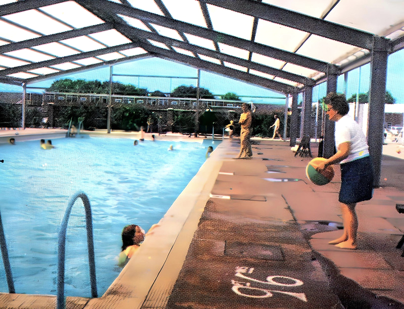 pontins Hemsby swimming pool