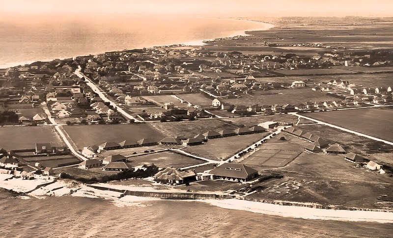 vintage postcard showing an aerial view of broadreeds Holiday camp in selsey