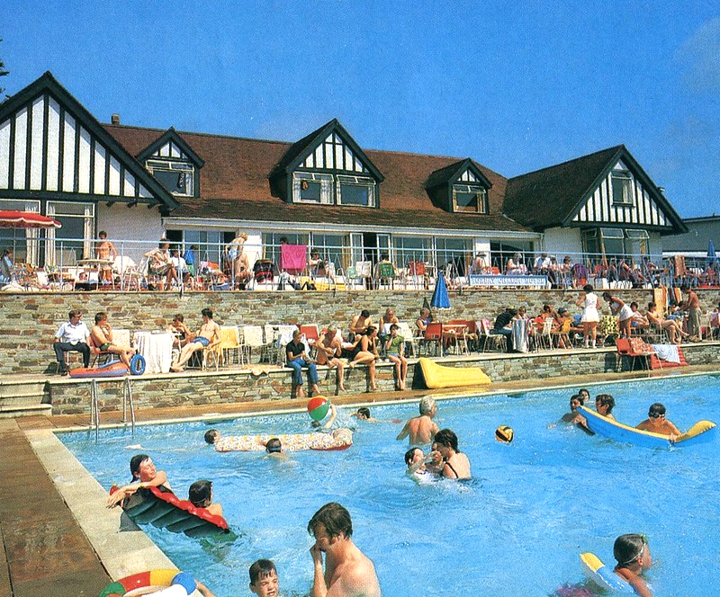 Old postcard showing the Torbay Chalet Hotel