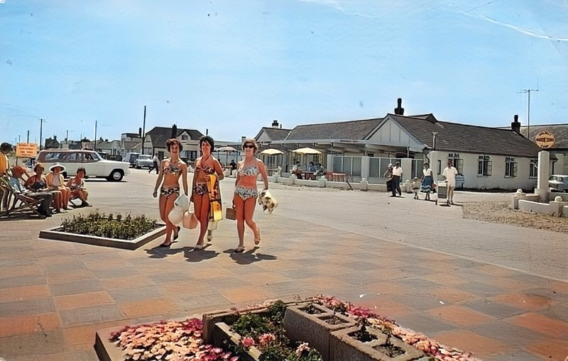 1970s postcard of Maddiesons Littlestone Holiday Camp