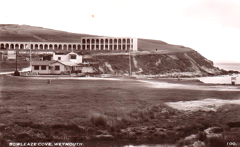 Vintage postcard of the Riviera Hotel, Bowleaze Cove, near Weymouth