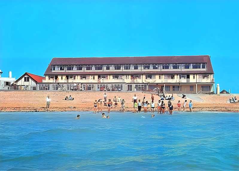 1970s postcard of Sussex Coast Country Club in Middleton on Sea