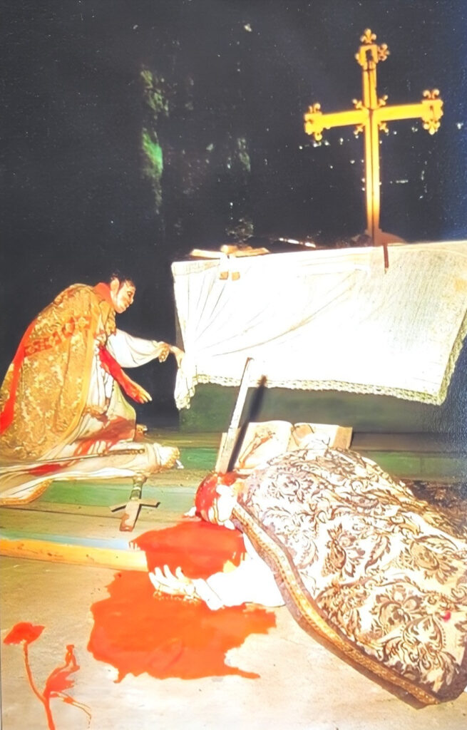 1980s postcard of the London Dungeon