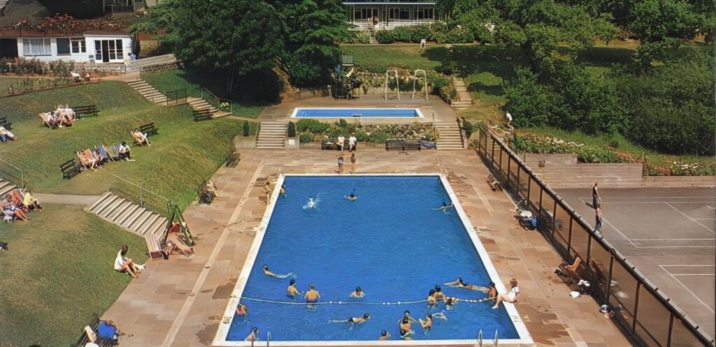 1970s postcard of Barton Hall in Torquay