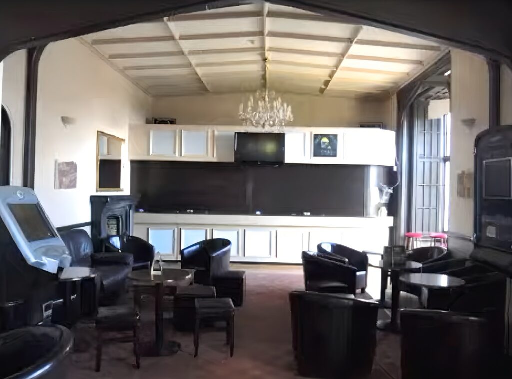 Recent photo of the cocktail bar at Barton Hall in Torquay