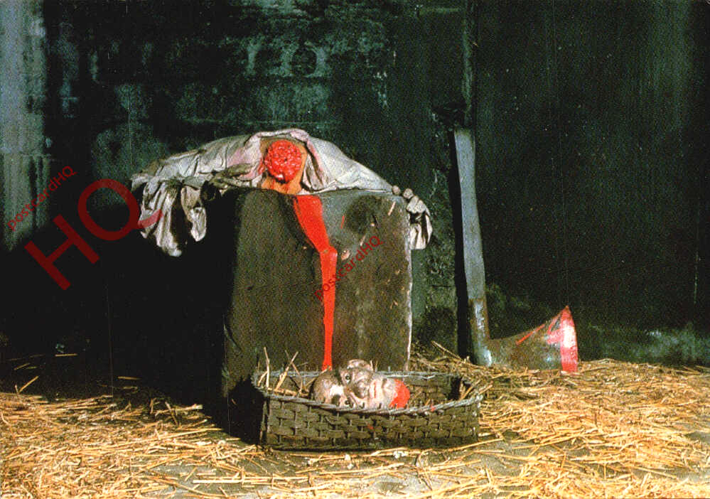 1980s postcard of the London Dungeon