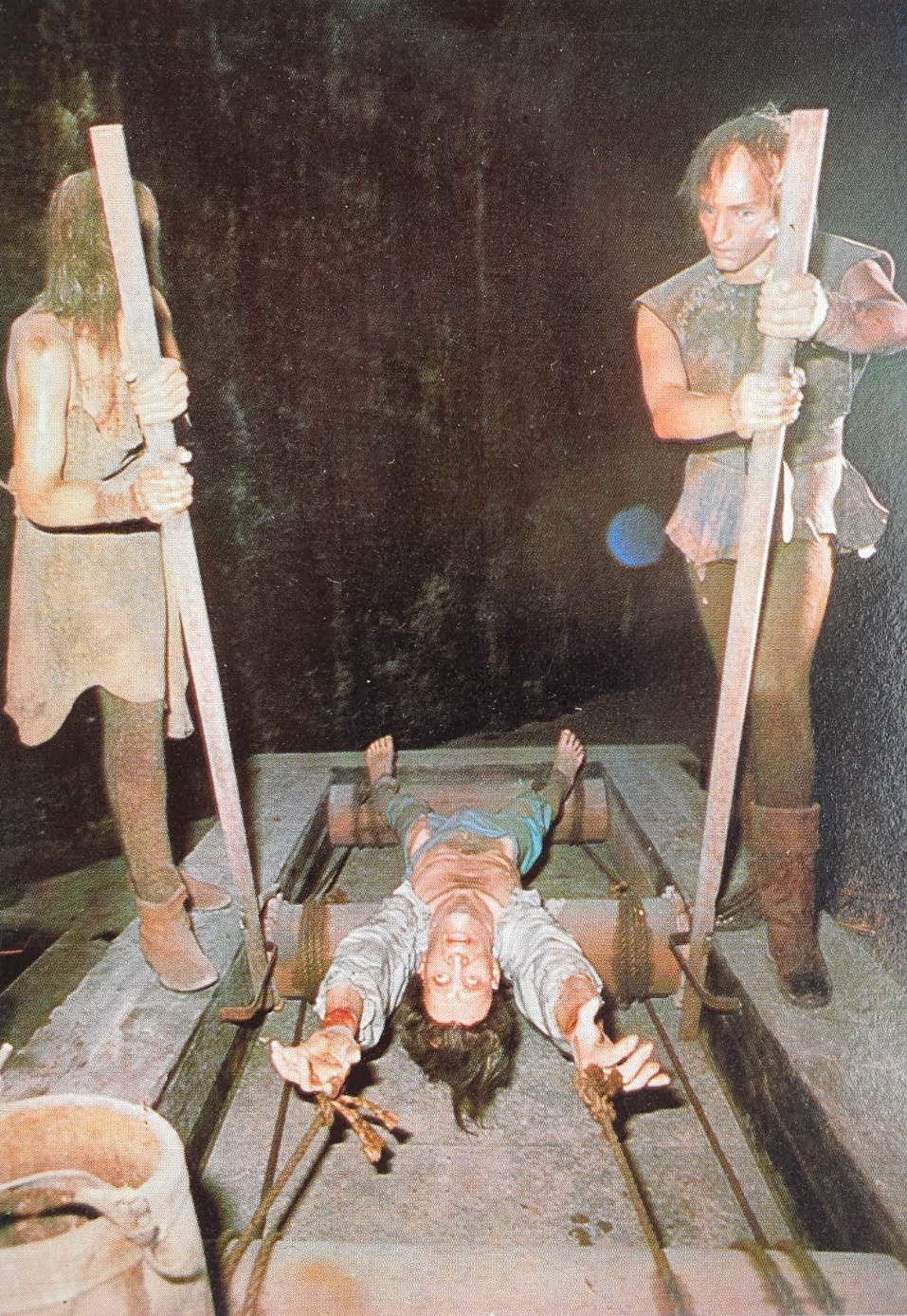 1980s postcard of the London Dungeon